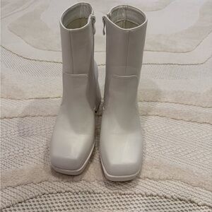 Elegant White Women's Boots